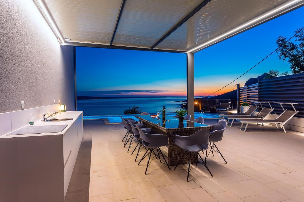 Villa Belvedere With Heated Pool, Billiards, Media Room, Sea Views,10 Pax โอมิช ภายนอก รูปภาพ