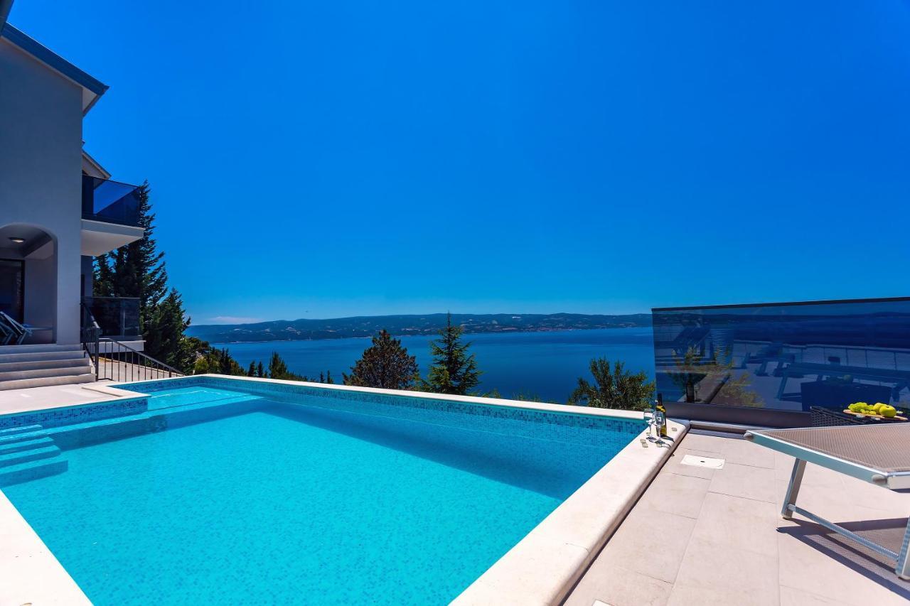 Villa Belvedere With Heated Pool, Billiards, Media Room, Sea Views,10 Pax โอมิช ภายนอก รูปภาพ