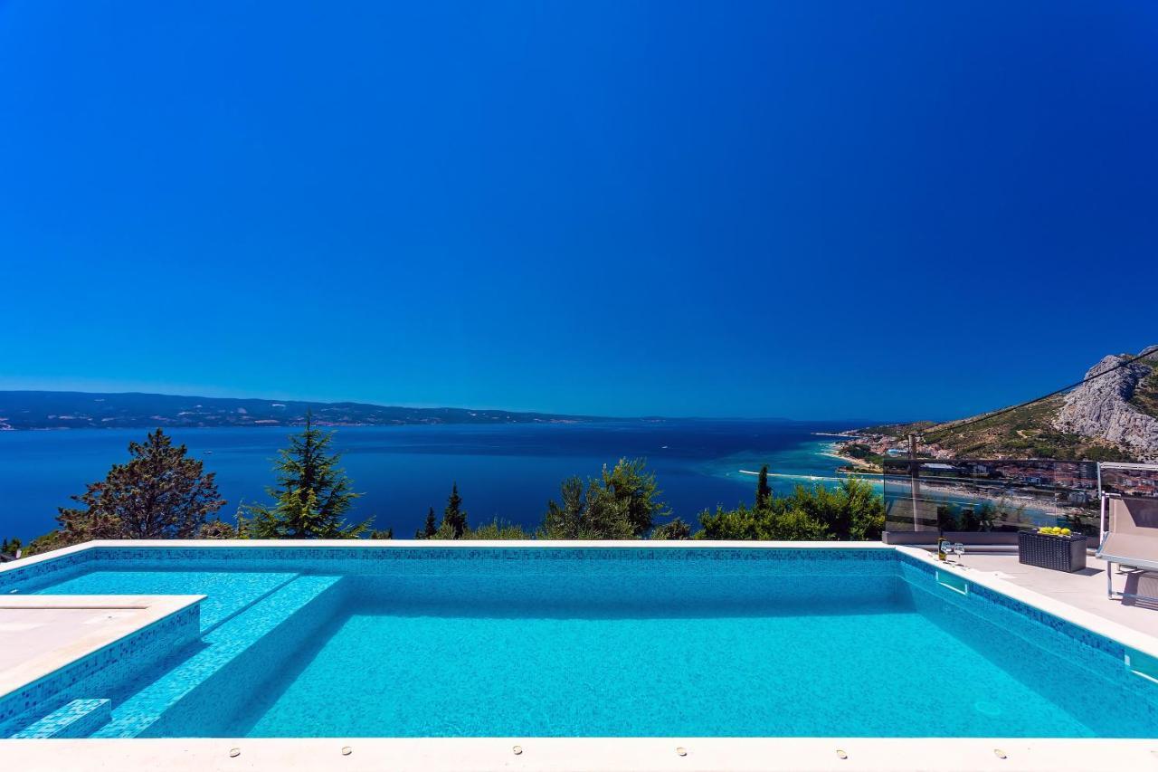 Villa Belvedere With Heated Pool, Billiards, Media Room, Sea Views,10 Pax โอมิช ภายนอก รูปภาพ