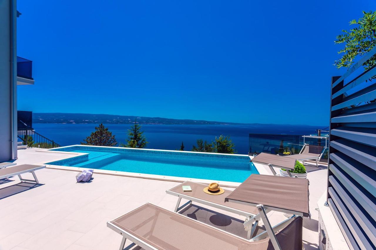 Villa Belvedere With Heated Pool, Billiards, Media Room, Sea Views,10 Pax โอมิช ภายนอก รูปภาพ